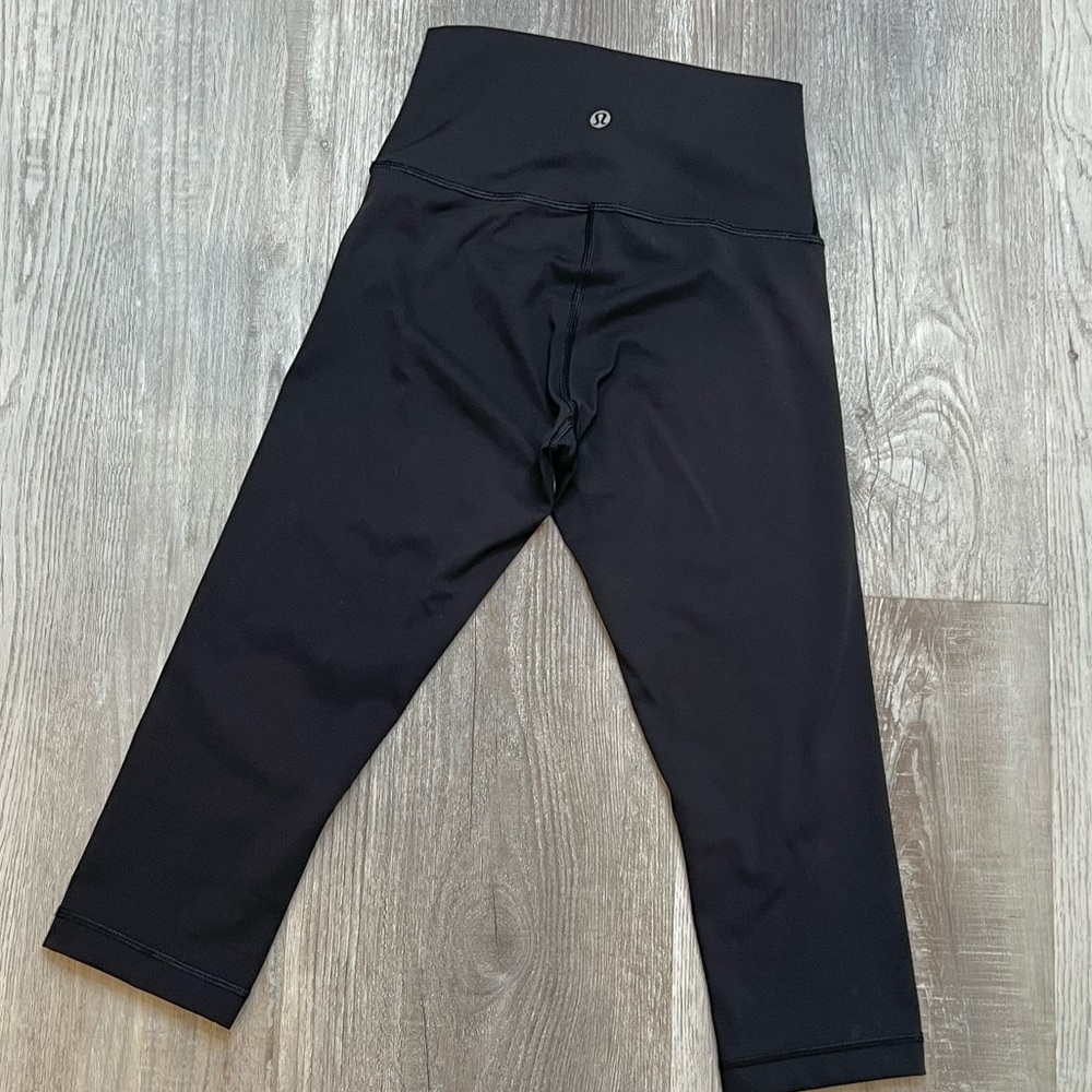 Lululemon Wunder Under Hi-Rise 1/2 Tight Full-On Luxtreme 17" Black W6ATQS size2 - Picture 3 of 9